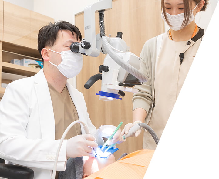 精密根管治療の治療風景02