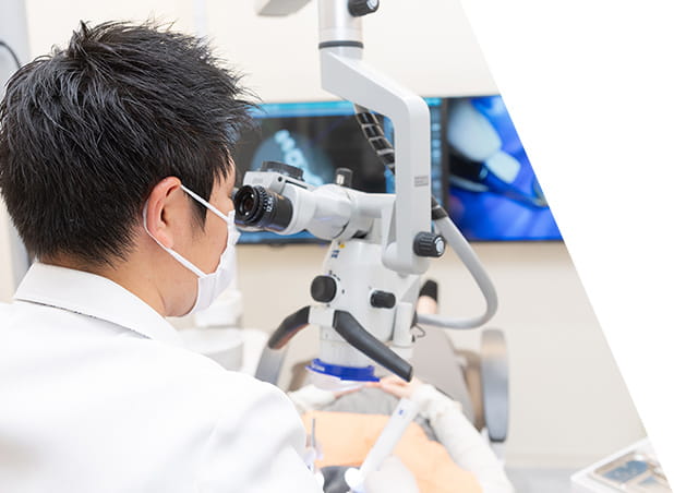 精密根管治療の治療風景03